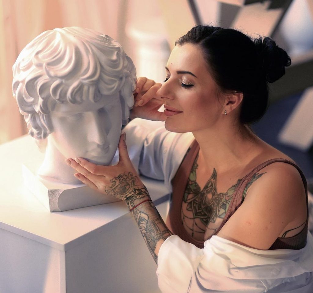 Yana Sulina, tattoo artist