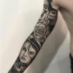 tatouage noir et gris, réalisme, Yana Sulina, Excess tattoo
