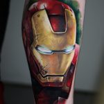 tatouage iron man en couleur, tatoueur Montpellier et Béziers