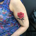 Notre tatoueuse Yana a pu mettre tout son talent dans la realisation de cette rose sur le salon de Béziers