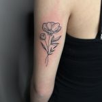 tatouage fleur sur le triceps à Béziers Montpellier