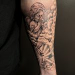 Raphael tatoueur: création d'Adam, ange et nuage Excess