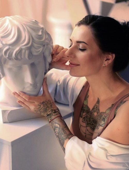 Yana Sulina, tattoo artist